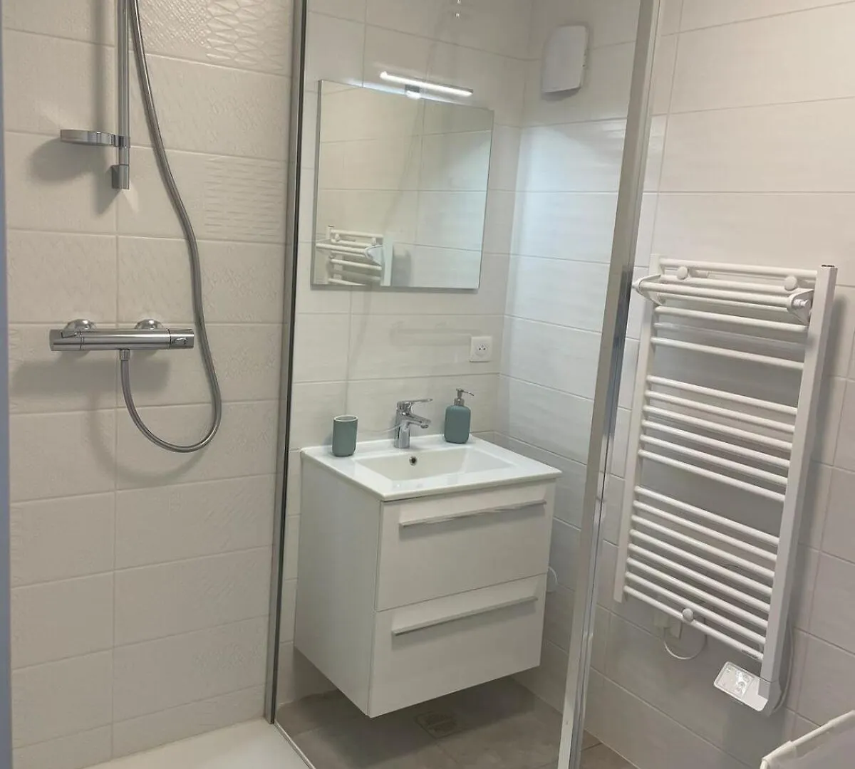 L Etape Chatillonnaise Center Private Parking France
